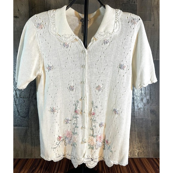Koret Sweaters - Vintage Koret Cardigan Sweater Womens S Cream Floral Embroidered Scalloped Knit‎